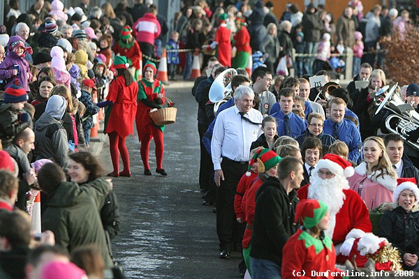 Dobbies Christmas Parade